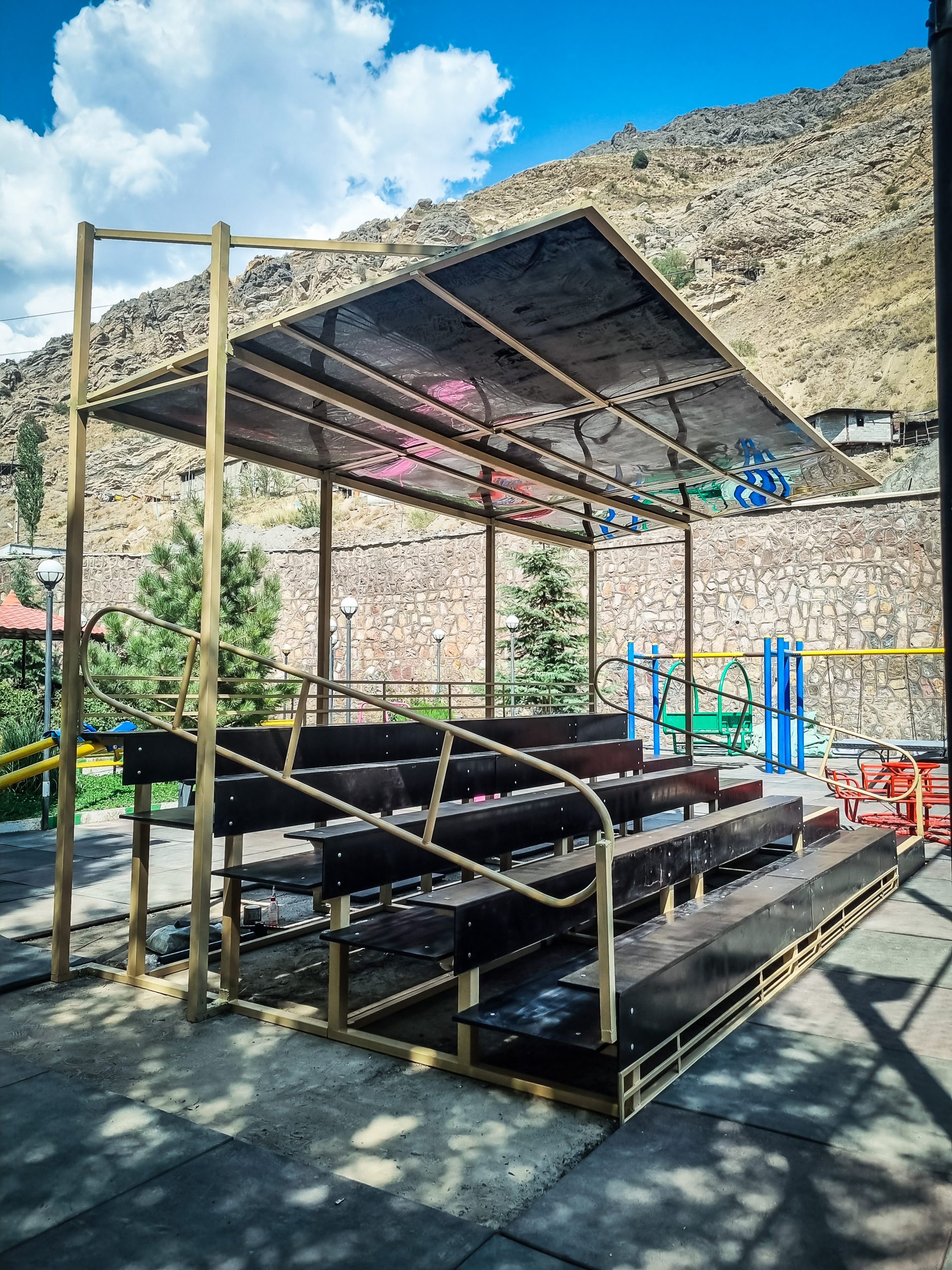 سکو تماشاگران شمشک تهران